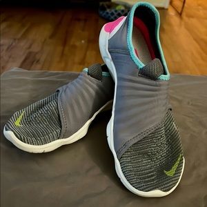 Womens Nike free size 10 grey with hot pink, teal, and yellow